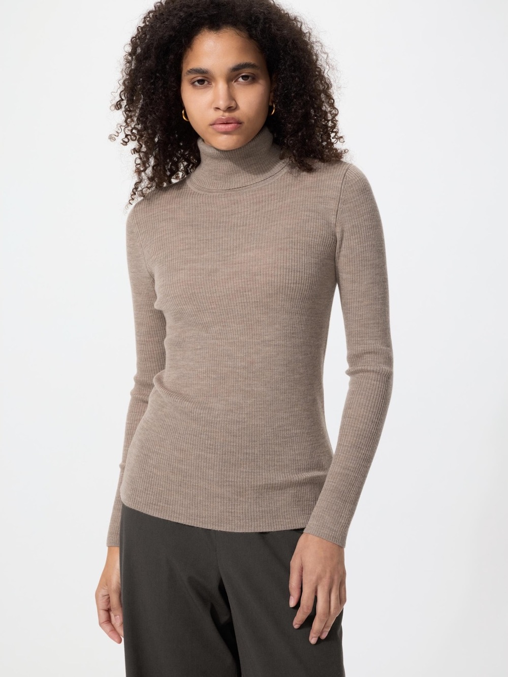 Uniqlo Slim Ribbed Turtleneck Sweater - Taupe